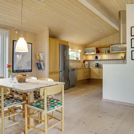 Josten - 500m From The Sea By Interhome Сальтум